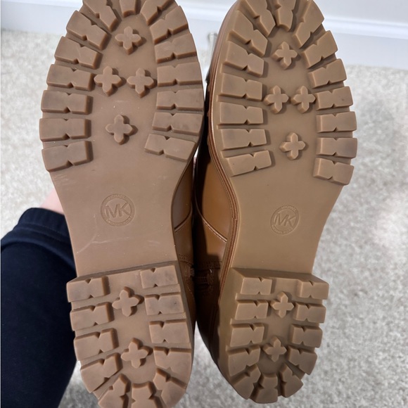 NEW Michael Kors Tatum PU Leather Ankle Lace Up Combat Boots - Picture 4 of 9